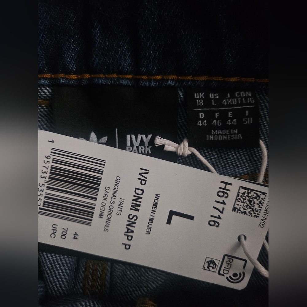 Ivy Park Snap Denim - Picture 5 of 5